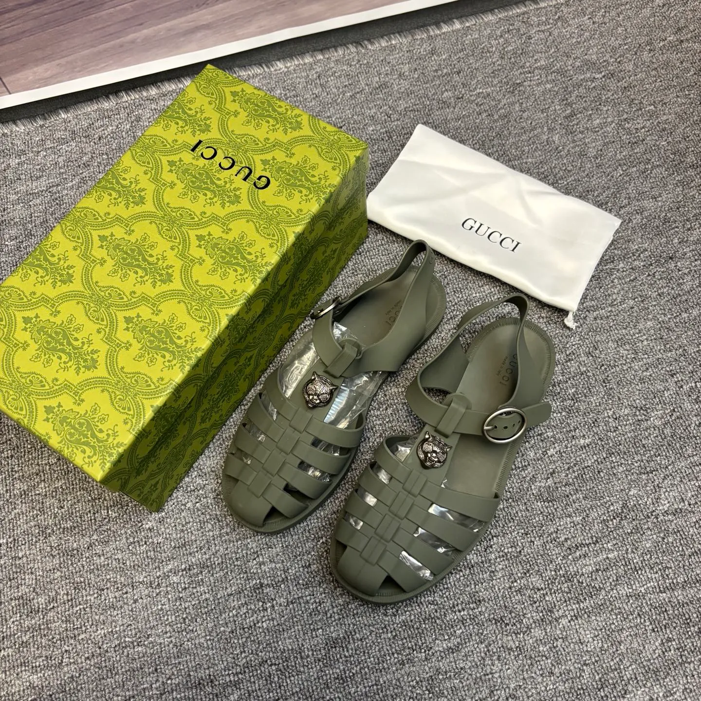 Men's shoes 260💰 [Gucci] Counter quality, top-quality original goods, real photos! Original TPU material, fine workmanship, comfortable; genuine 1:1 replica Size: 36 ~ 46